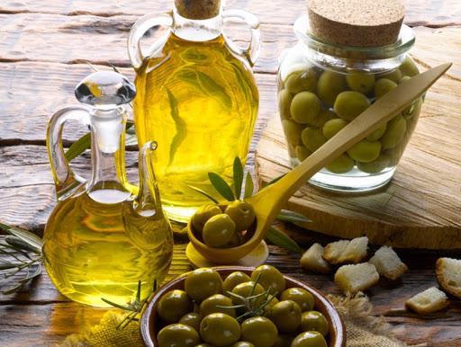 Avantages de l'huile d'olive sur le corps lupique